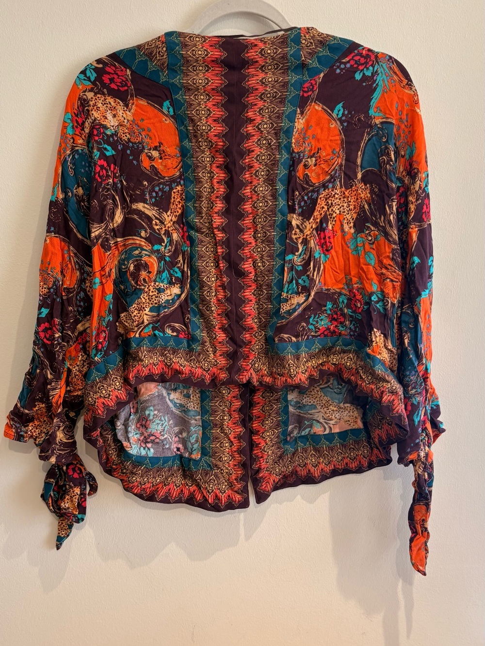 Free People Patterned V-Neck Blouse - catch me if you can boho top - Picture 5 of 7